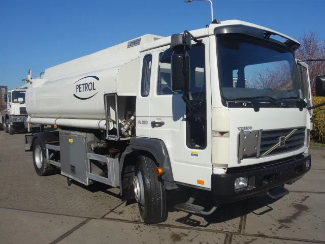 Volvo FL 240 220PK 12000 LITER STEELSPRINGS - Tankbil: bilde 1 Volvo FL 240 220PK 12000 LITER STEELSPRINGS - Tankbil: bilde 1