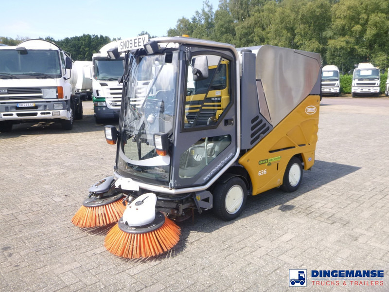 Applied sweeper Green machine 636 - Feiebil: bilde 1 Applied sweeper Green machine 636 - Feiebil: bilde 1