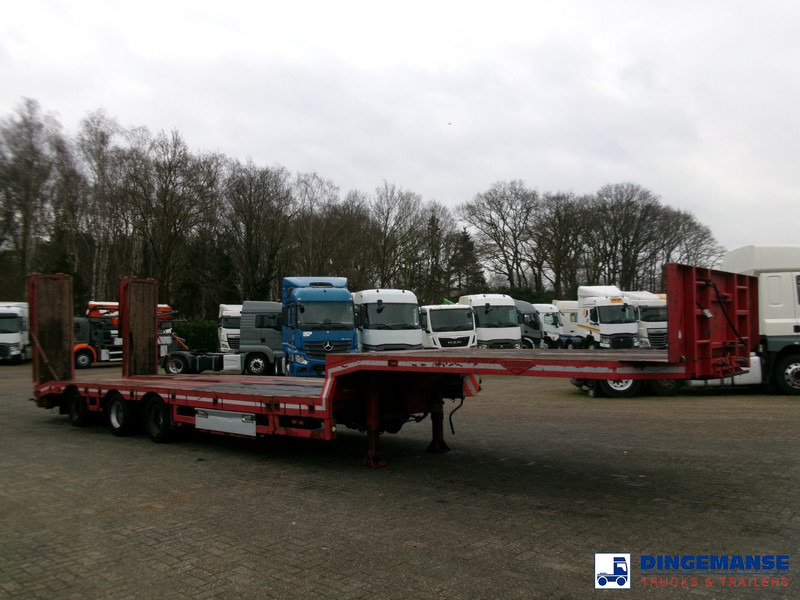 Broshuis 3-axle semi lowbed trailer 45t + ramps - DAMAGED - Lavloader semitrailer: bilde 2 Broshuis 3-axle semi lowbed trailer 45t + ramps - DAMAGED - Lavloader semitrailer: bilde 2