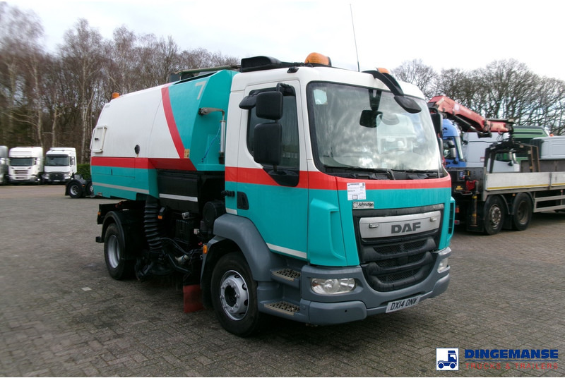DAF LF 55.220 4X2 Johnston street sweeper - Feiebil: bilde 2 DAF LF 55.220 4X2 Johnston street sweeper - Feiebil: bilde 2