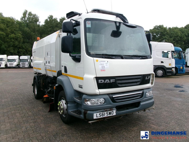 DAF LF 55.220 4x2 Scarab sweeper - Feiebil: bilde 2 DAF LF 55.220 4x2 Scarab sweeper - Feiebil: bilde 2