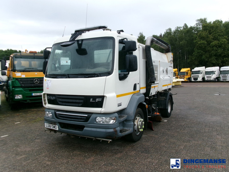 DAF LF 55.220 4x2 Scarab sweeper - Feiebil: bilde 1 DAF LF 55.220 4x2 Scarab sweeper - Feiebil: bilde 1