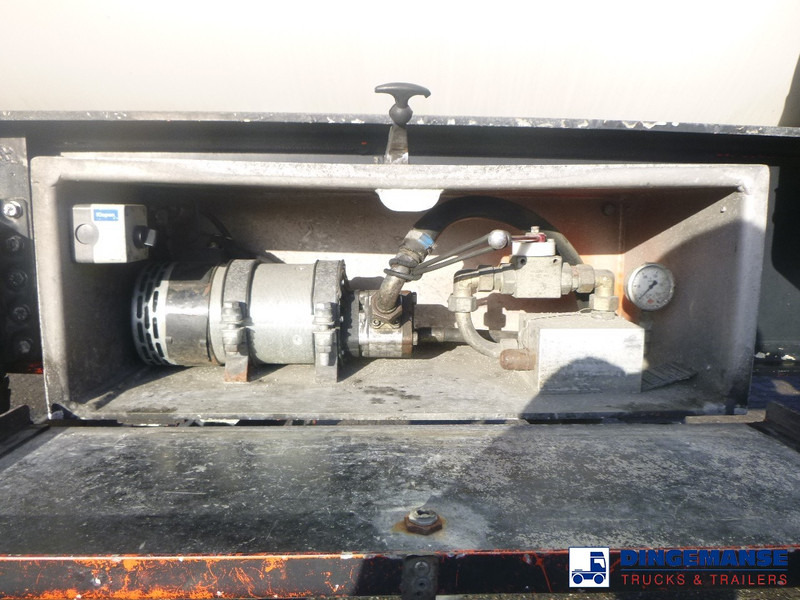 Feldbinder Powder tank alu 63 m3 (tipping) - Tanksemi: bilde 5 Feldbinder Powder tank alu 63 m3 (tipping) - Tanksemi: bilde 5