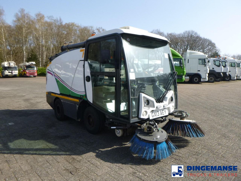 Johnston C202 compact street sweeper - Feiebil: bilde 2 Johnston C202 compact street sweeper - Feiebil: bilde 2