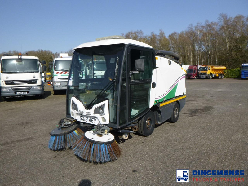 Johnston C202 compact street sweeper - Feiebil: bilde 1 Johnston C202 compact street sweeper - Feiebil: bilde 1