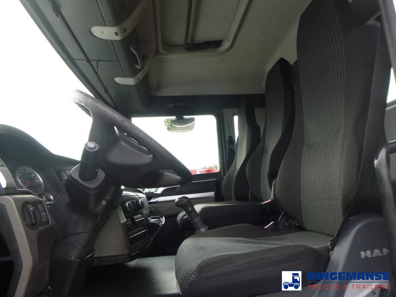 Interior photo 1: Chassis lastebil MAN TGS 19.360 4X2 BBS manual Euro 2 chassis + PTO