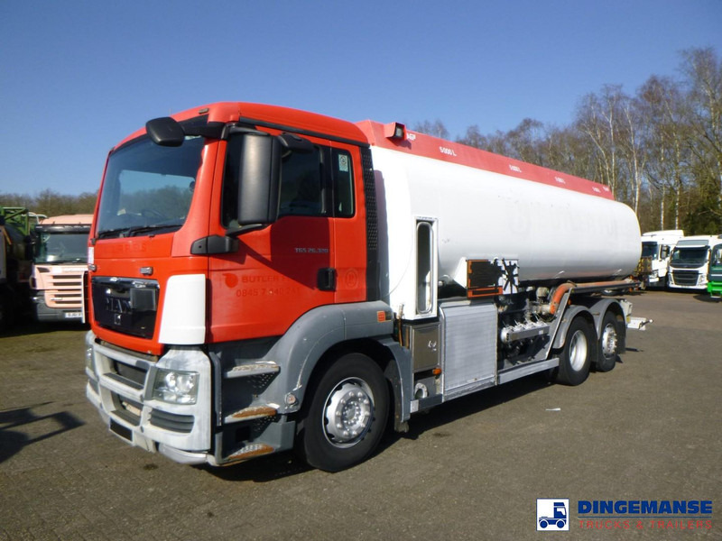 MAN TGS 26.320 6X2 RHD fuel tank 20 m3 / 4 comp - Tankbil: bilde 1 MAN TGS 26.320 6X2 RHD fuel tank 20 m3 / 4 comp - Tankbil: bilde 1