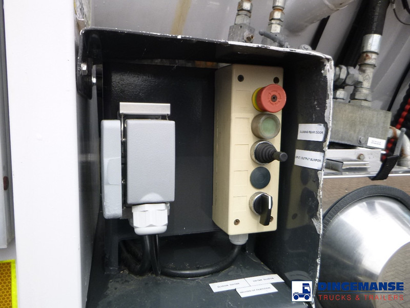 Vakuum lastebil Mercedes-Benz Actros 2541 6x2 RHD E5 Huwer vacuum tank / hydrocureur 12 m3: bilde 16