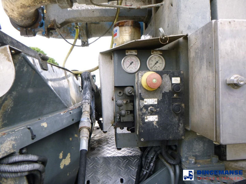 Leie Mercedes-Benz Arocs 8x4 Liebherr 35 XXT concrete pump 35 m Mercedes-Benz Arocs 8x4 Liebherr 35 XXT concrete pump 35 m: bilde 19