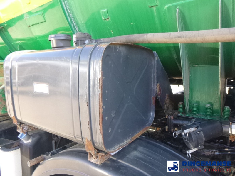 Vakuum lastebil Mercedes-Benz Axor 3236 8x4 RHD vacuum tank: bilde 17
