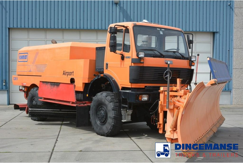 Mercedes-Benz SK 2031 4x4x4 Schmidt CJS9 airport sweeper snow plough - Brøytebil: bilde 1 Mercedes-Benz SK 2031 4x4x4 Schmidt CJS9 airport sweeper snow plough - Brøytebil: bilde 1