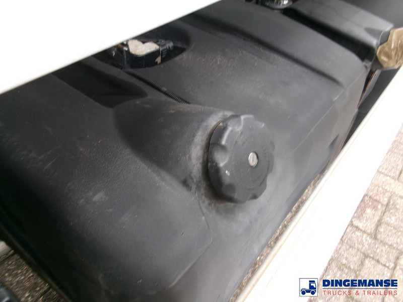 Renault Midlum 280 Dxi 4x2 fuel tank 11.3 m3 / 3 comp - Tankbil: bilde 5 Renault Midlum 280 Dxi 4x2 fuel tank 11.3 m3 / 3 comp - Tankbil: bilde 5