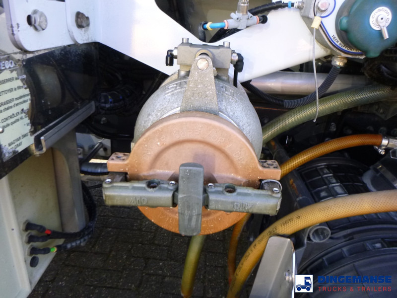 Leie Renault Premium 270 dxi 4x2 fuel tank 13.3 m3 / 4 comp Renault Premium 270 dxi 4x2 fuel tank 13.3 m3 / 4 comp: bilde 12