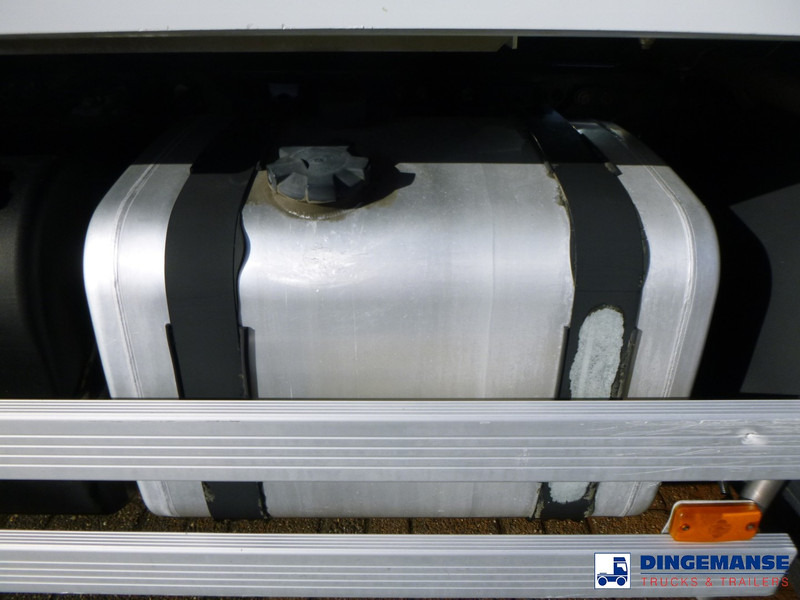 Leie Renault Premium 270 dxi 4x2 fuel tank 13.3 m3 / 4 comp Renault Premium 270 dxi 4x2 fuel tank 13.3 m3 / 4 comp: bilde 8
