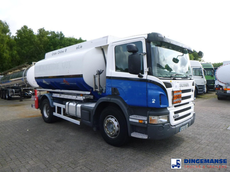 Scania P 230 DB 4x2 RHD fuel tank 12.4 m3 / 4 comp - Tankbil: bilde 2 Scania P 230 DB 4x2 RHD fuel tank 12.4 m3 / 4 comp - Tankbil: bilde 2