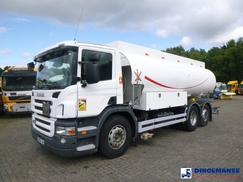 Scania P 320 DB 6X2 fuel tank 18.8 m3 / 5 comp - Tankbil: bilde 1 Scania P 320 DB 6X2 fuel tank 18.8 m3 / 5 comp - Tankbil: bilde 1