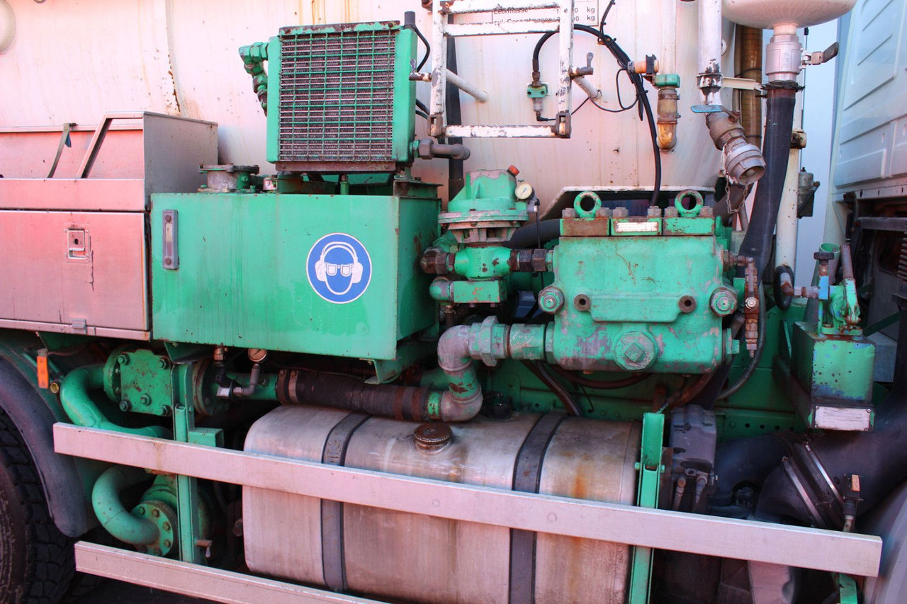 Vakuum lastebil Mercedes-Benz Actros 3335 6x4 Kroll 13m³ HD-Kombi ADR/GGVS V2A: bilde 8