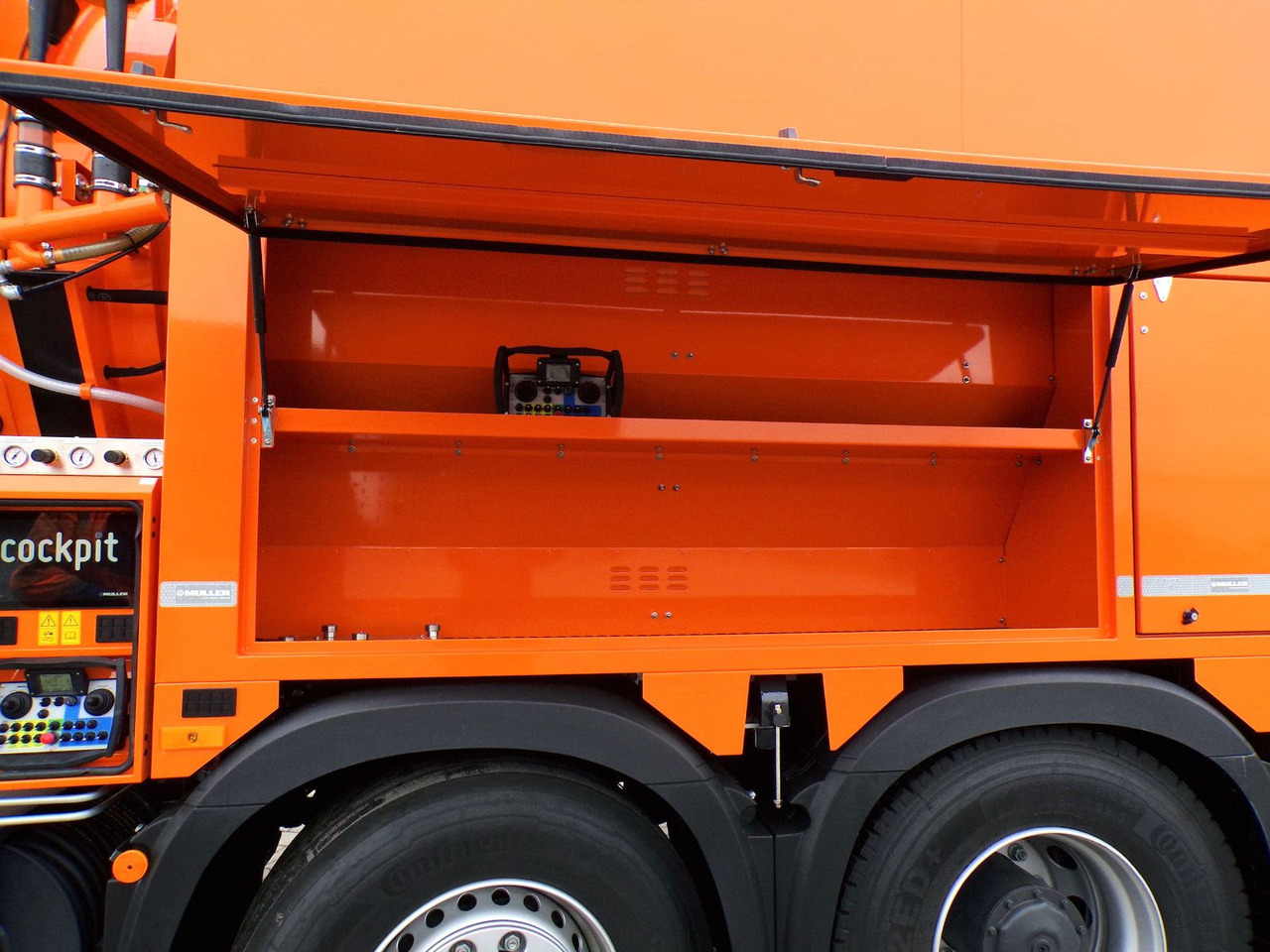 Mercedes-Benz Arocs 3551 8x4 Müller 16mCanalmaster F160EWA WRG - Vakuum lastebil: bilde 5 Mercedes-Benz Arocs 3551 8x4 Müller 16mCanalmaster F160EWA WRG - Vakuum lastebil: bilde 5