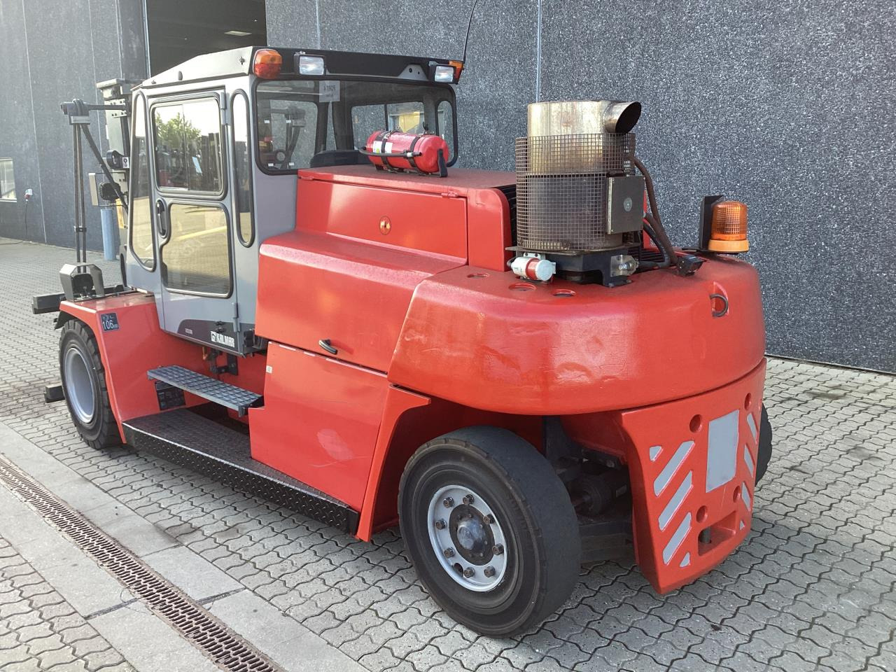 Kalmar DCE80-6LB - Dieseltruck: bilde 4 Kalmar DCE80-6LB - Dieseltruck: bilde 4