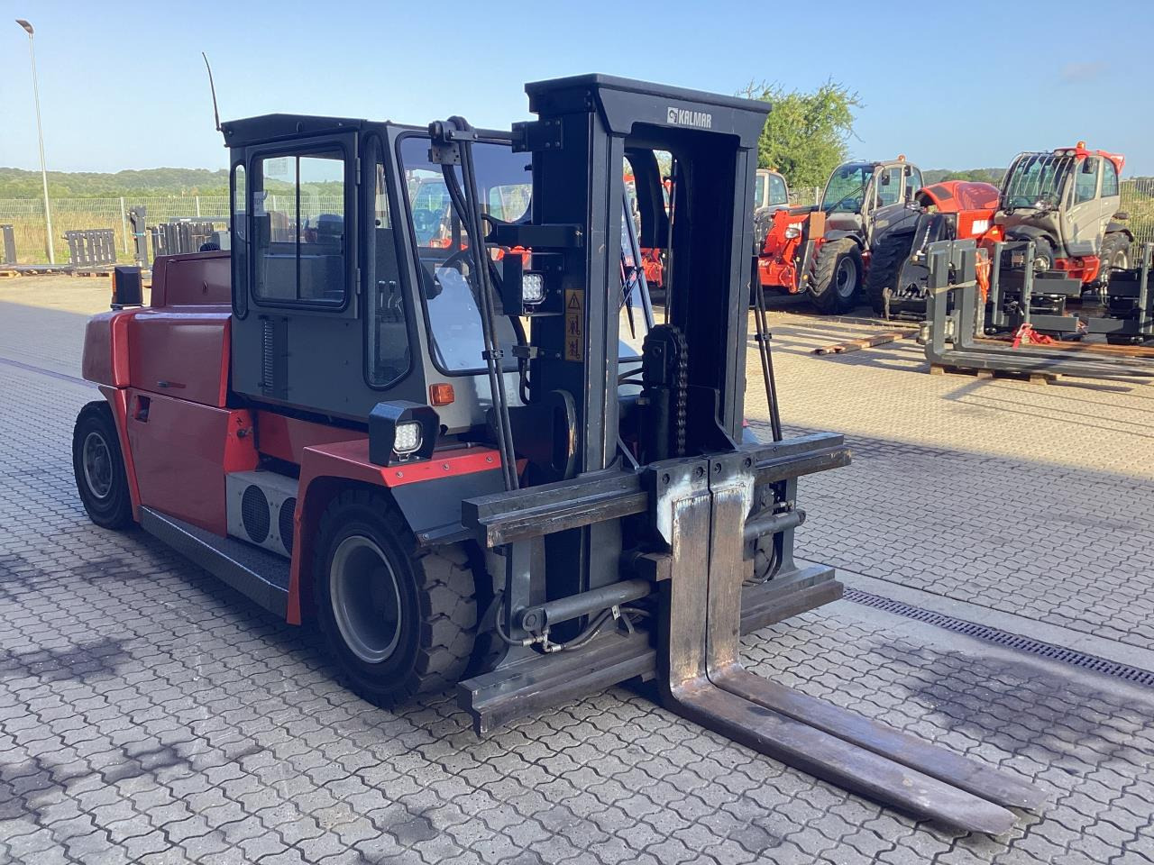 Kalmar DCE80-6LB - Dieseltruck: bilde 2 Kalmar DCE80-6LB - Dieseltruck: bilde 2