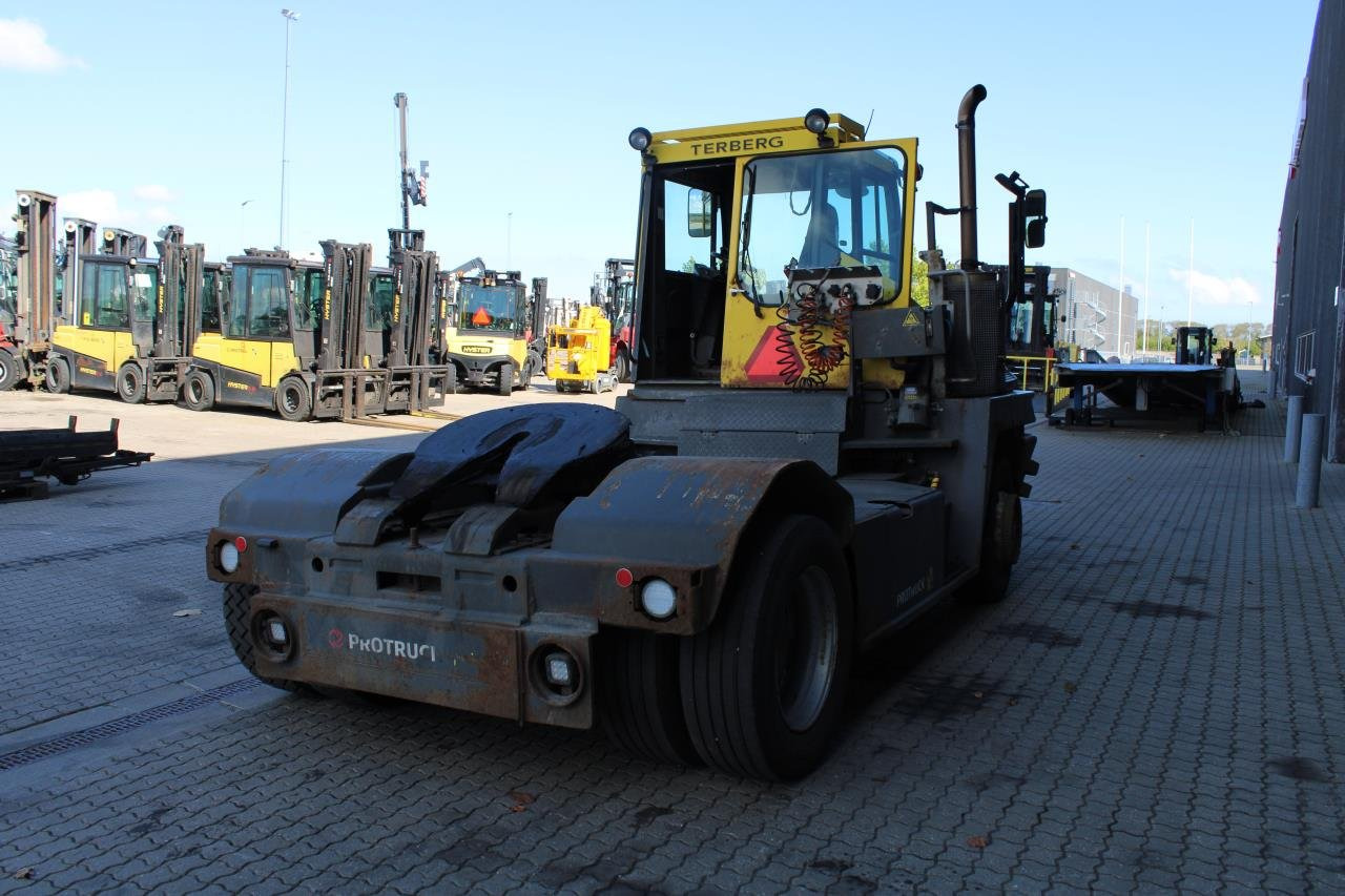Terberg RT282 - Terminaltraktor: bilde 3 Terberg RT282 - Terminaltraktor: bilde 3