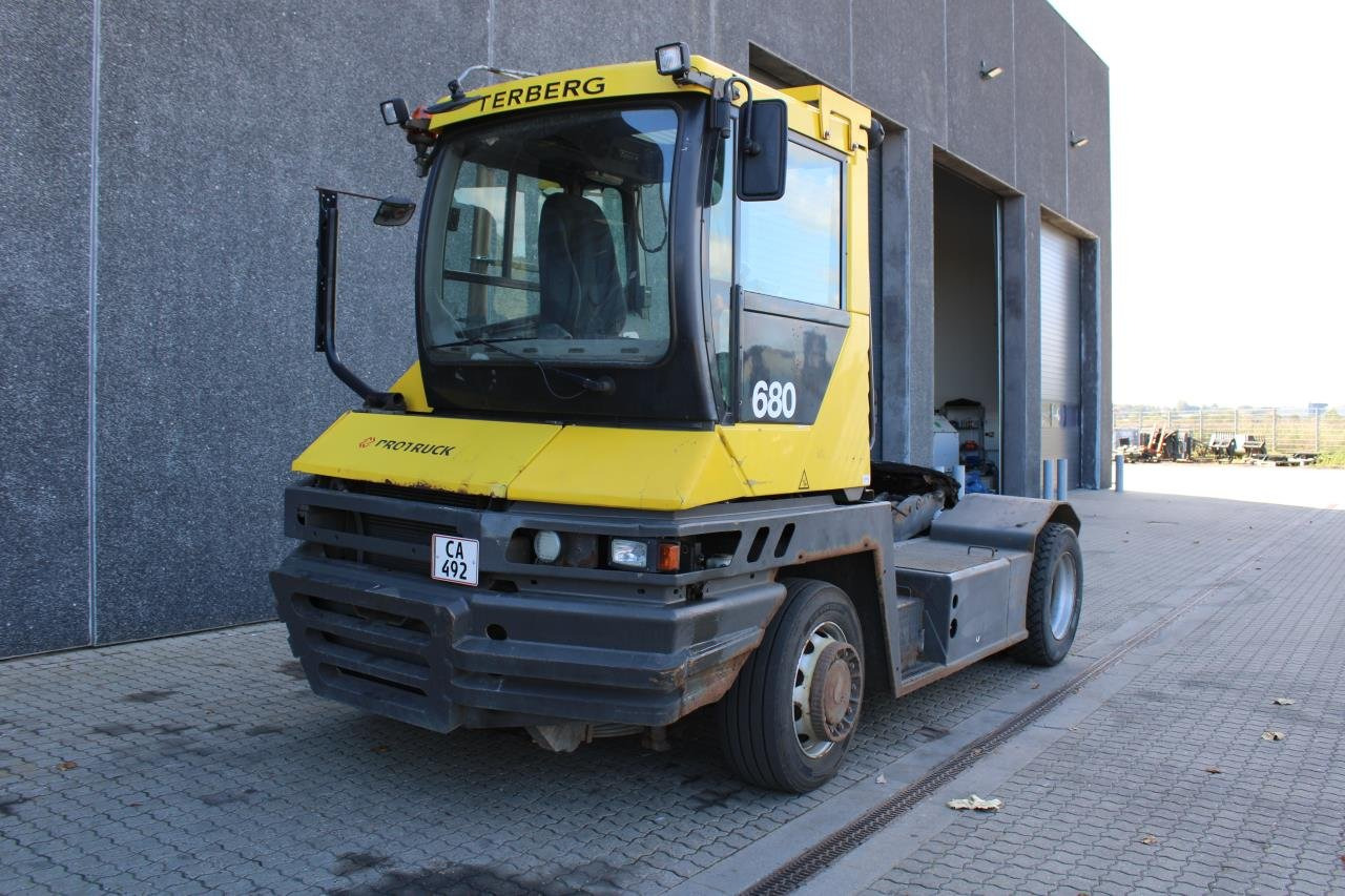 Terberg RT282 - Terminaltraktor: bilde 2 Terberg RT282 - Terminaltraktor: bilde 2