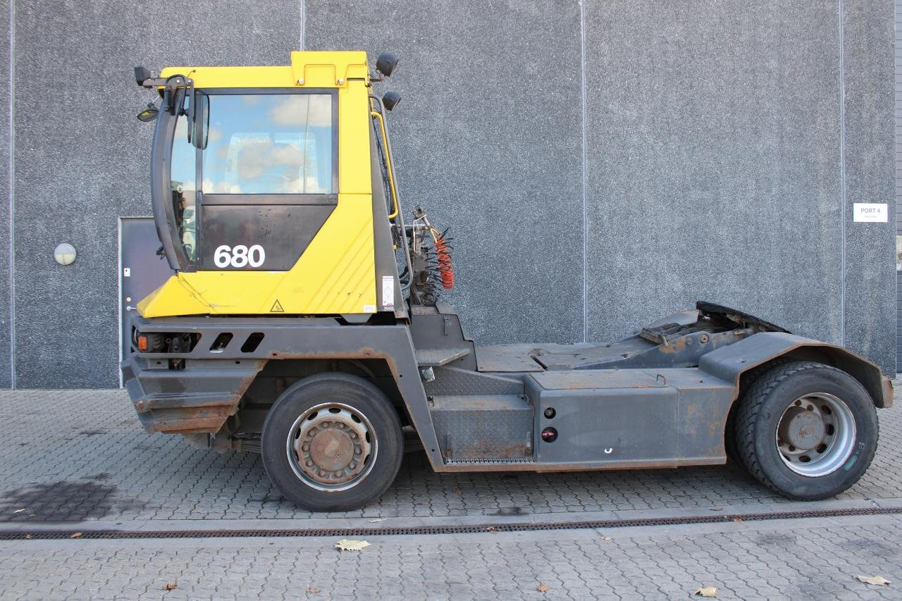 Terberg RT282 - Terminaltraktor: bilde 1 Terberg RT282 - Terminaltraktor: bilde 1