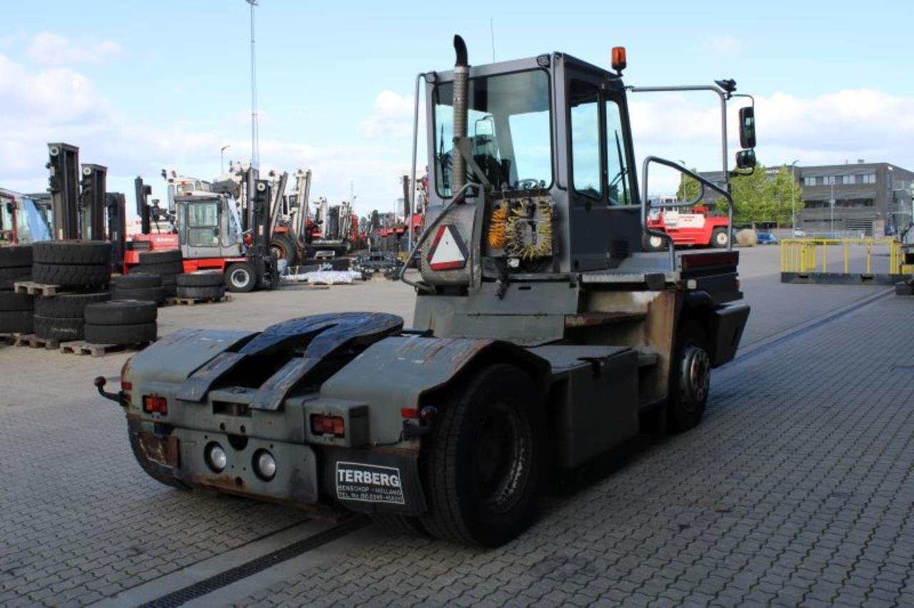 Terberg YT182 - Terminaltraktor: bilde 3 Terberg YT182 - Terminaltraktor: bilde 3