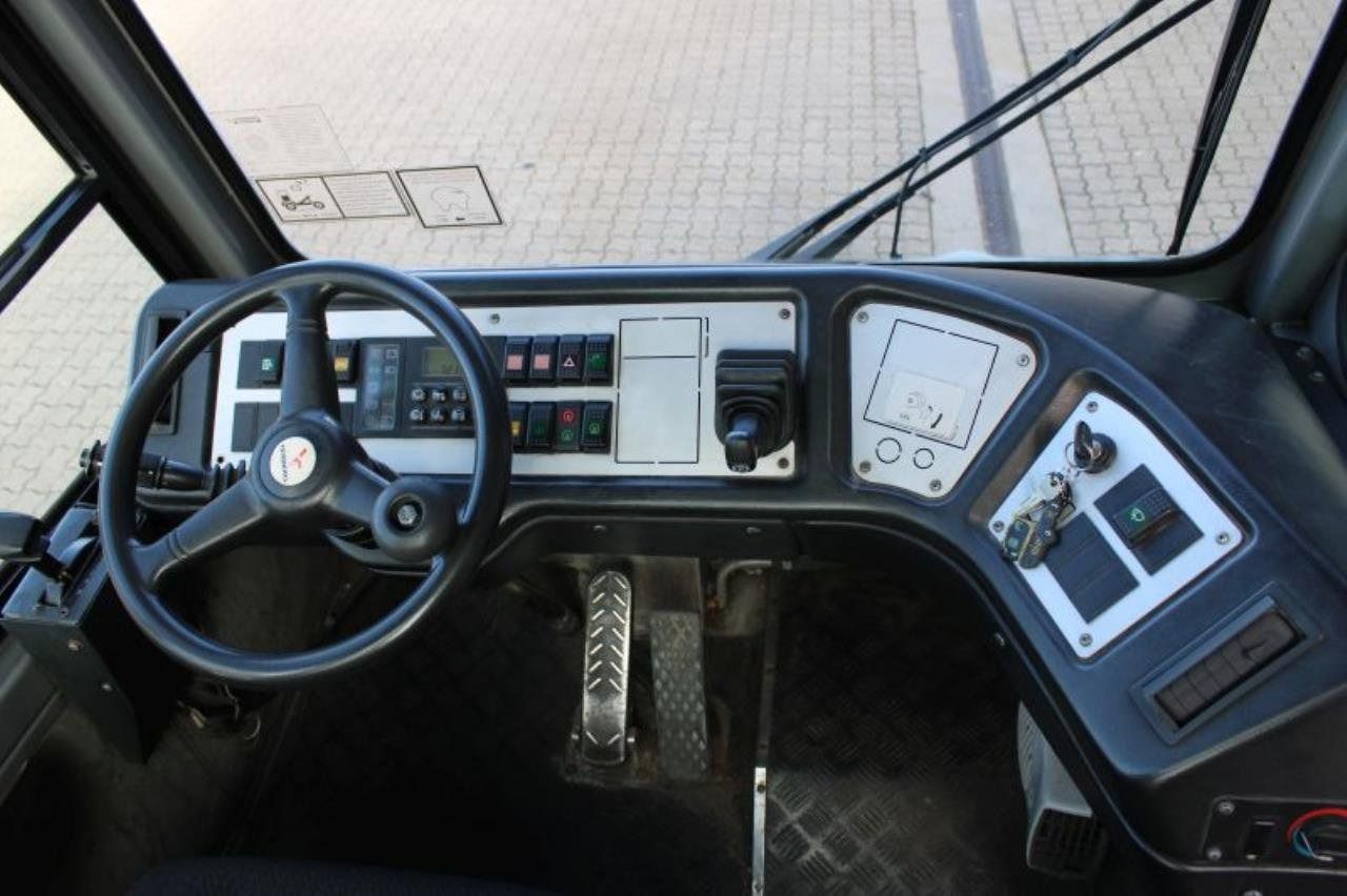 Terberg YT182 - Terminaltraktor: bilde 4 Terberg YT182 - Terminaltraktor: bilde 4