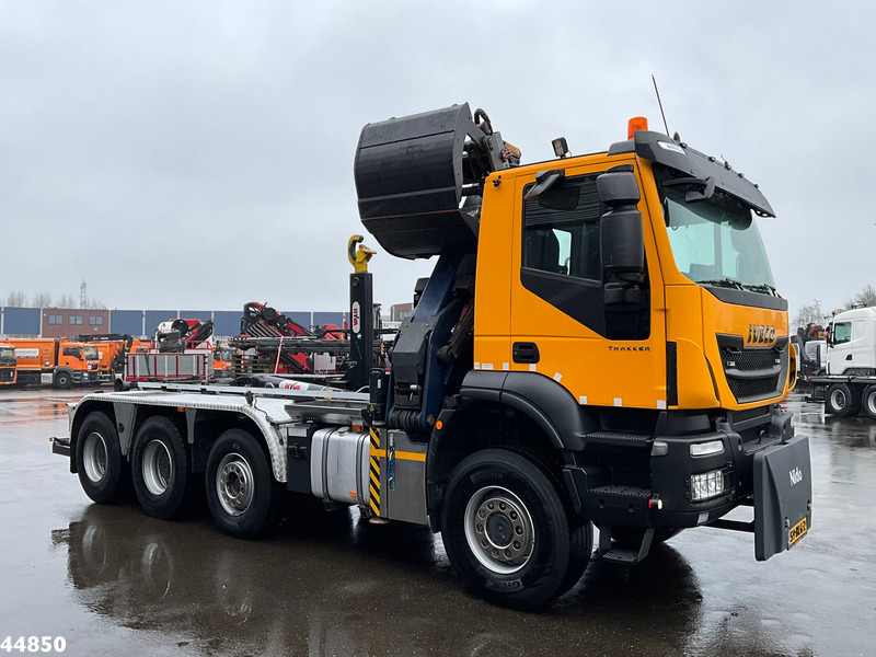 Iveco Trakker AD380T41W 8x6 Euro 6 HMF 19 Tonmeter Z-kraan - Krokbil, Kranbil: bilde 5 Iveco Trakker AD380T41W 8x6 Euro 6 HMF 19 Tonmeter Z-kraan - Krokbil, Kranbil: bilde 5