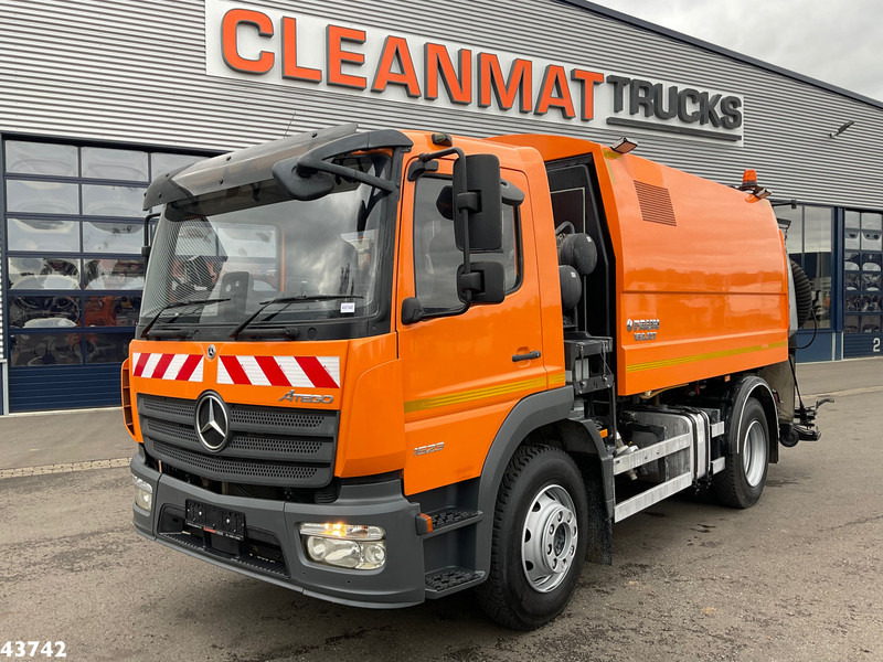 Mercedes-Benz ATEGO 1523 Faun VIAJET 6 R/HS Wegdekreiniger Just 14.776 km! - Feiebil: bilde 2 Mercedes-Benz ATEGO 1523 Faun VIAJET 6 R/HS Wegdekreiniger Just 14.776 km! - Feiebil: bilde 2