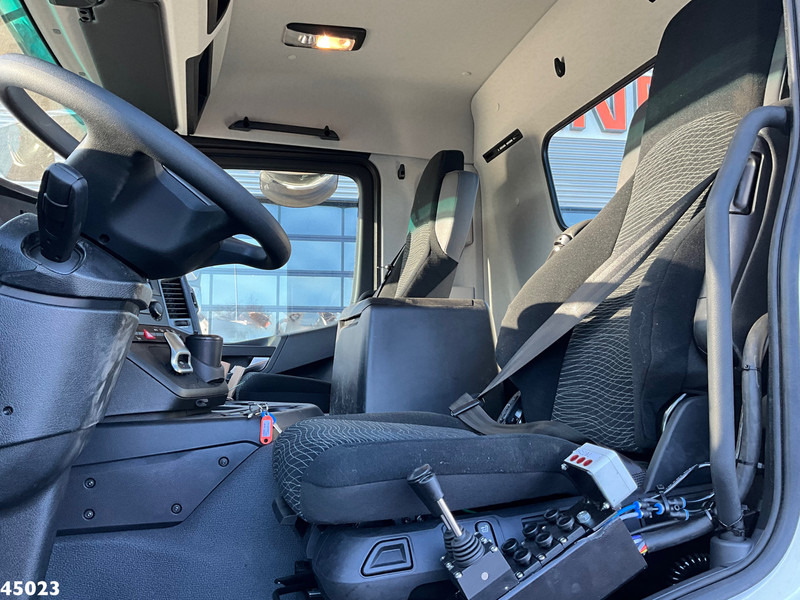 Interior photo 1: Krokbil Mercedes-Benz Actros 2643 VDL 21 Ton haakarmsysteem
