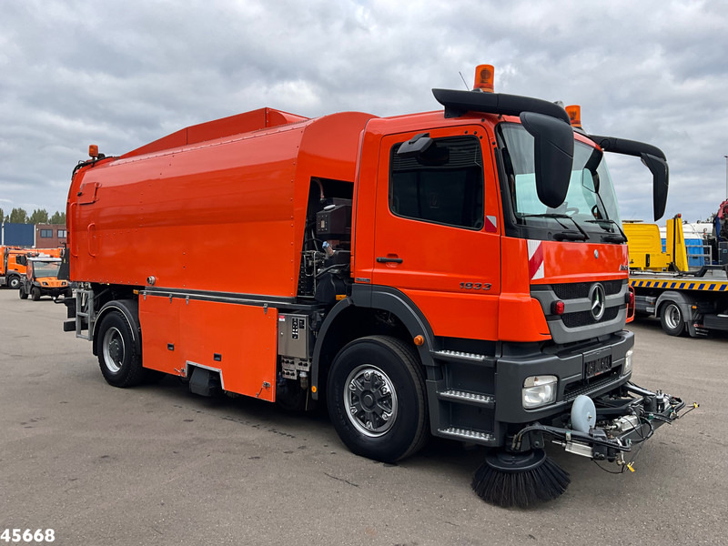 Mercedes-Benz Axor 1833 4x4 Schörling SORF Schienenreinigungs/Railway sweeper Just 38.680 Km! - Feiebil: bilde 5 Mercedes-Benz Axor 1833 4x4 Schörling SORF Schienenreinigungs/Railway sweeper Just 38.680 Km! - Feiebil: bilde 5