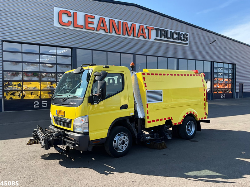 Mitsubishi Canter 7C15 Brock sweeper Just 94.095 km! - Feiebil: bilde 3 Mitsubishi Canter 7C15 Brock sweeper Just 94.095 km! - Feiebil: bilde 3