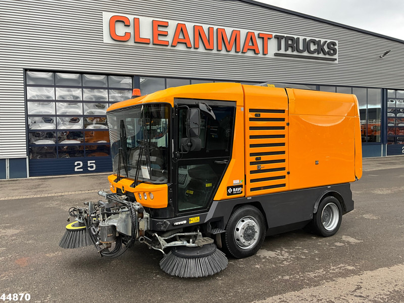 Ravo 540 with 3-rd brush - Feiebil: bilde 3 Ravo 540 with 3-rd brush - Feiebil: bilde 3