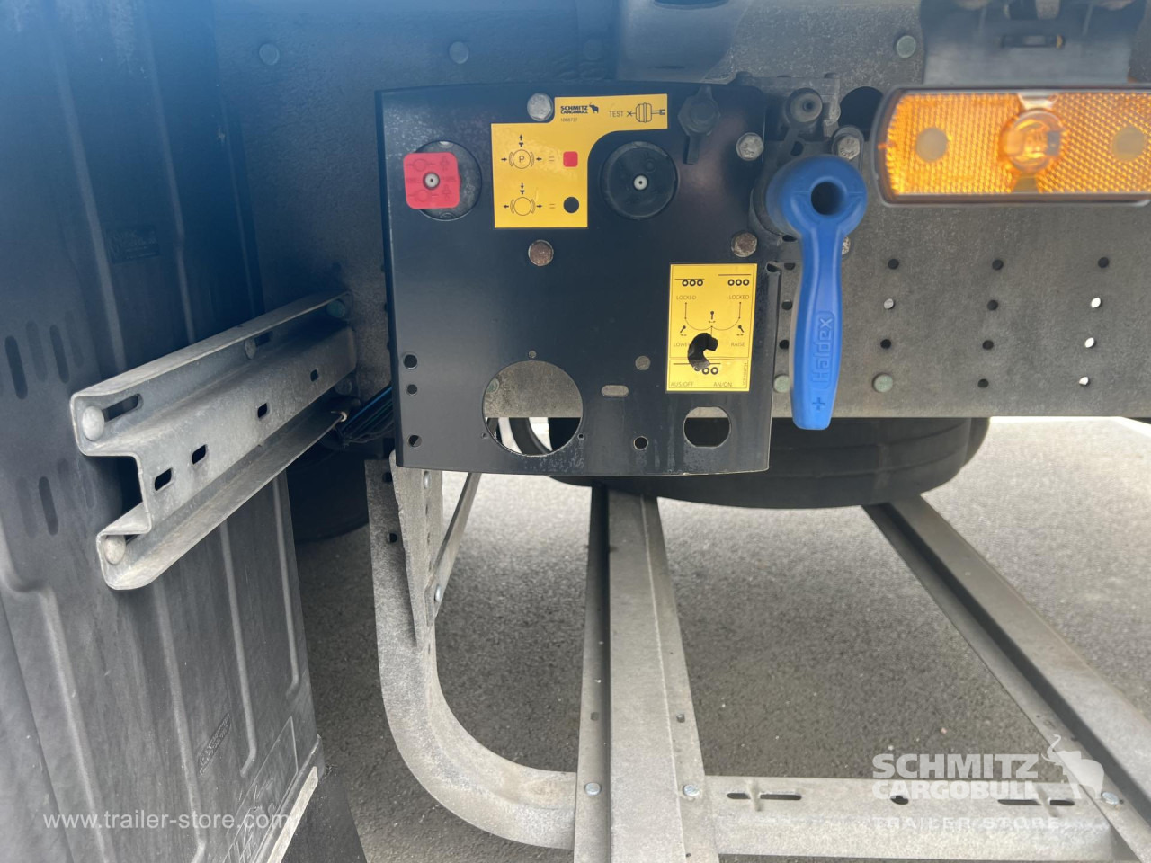 SCHMITZ Curtainsider Standard - Gardintrailer: bilde 3 SCHMITZ Curtainsider Standard - Gardintrailer: bilde 3