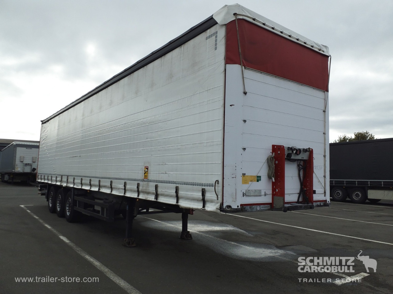SCHMITZ Curtainsider Standard Taillift - Gardintrailer: bilde 1 SCHMITZ Curtainsider Standard Taillift - Gardintrailer: bilde 1