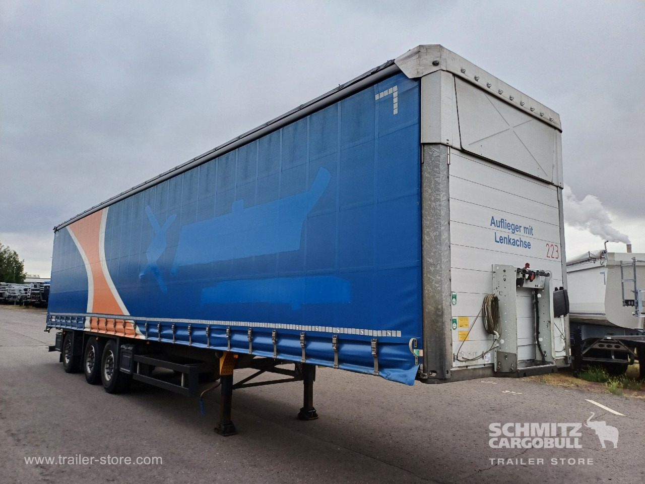 SCHMITZ Auflieger Curtainsider Standard Forklift holder - Gardintrailer: bilde 1 SCHMITZ Auflieger Curtainsider Standard Forklift holder - Gardintrailer: bilde 1