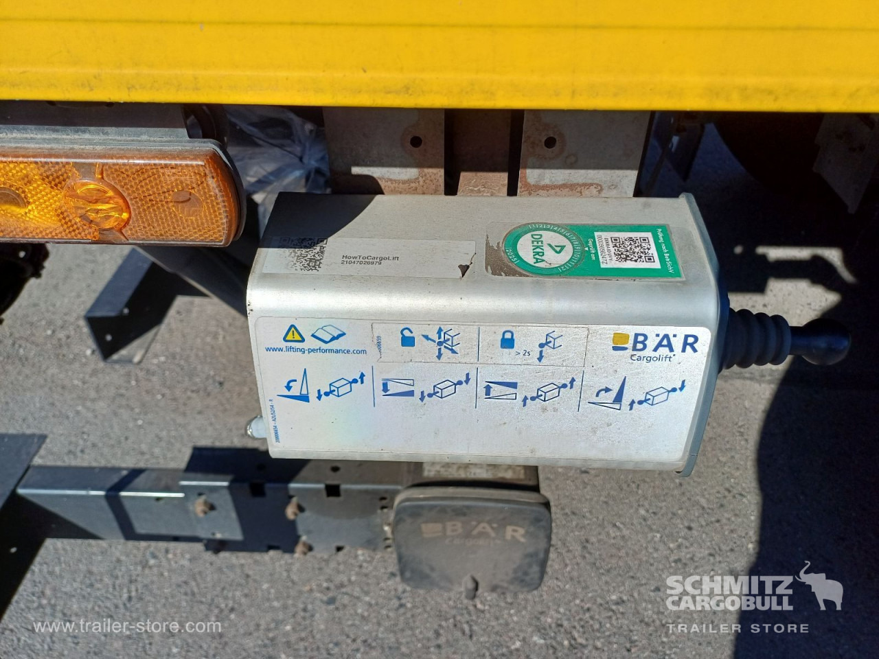SCHMITZ Auflieger Tiefkühler Standard Taillift - Isotermisk semitrailer: bilde 3 SCHMITZ Auflieger Tiefkühler Standard Taillift - Isotermisk semitrailer: bilde 3