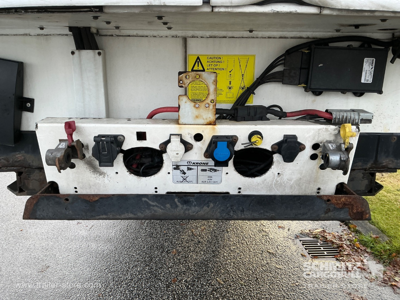 KRONE Reefer Standard Taillift - Isotermisk semitrailer: bilde 4 KRONE Reefer Standard Taillift - Isotermisk semitrailer: bilde 4