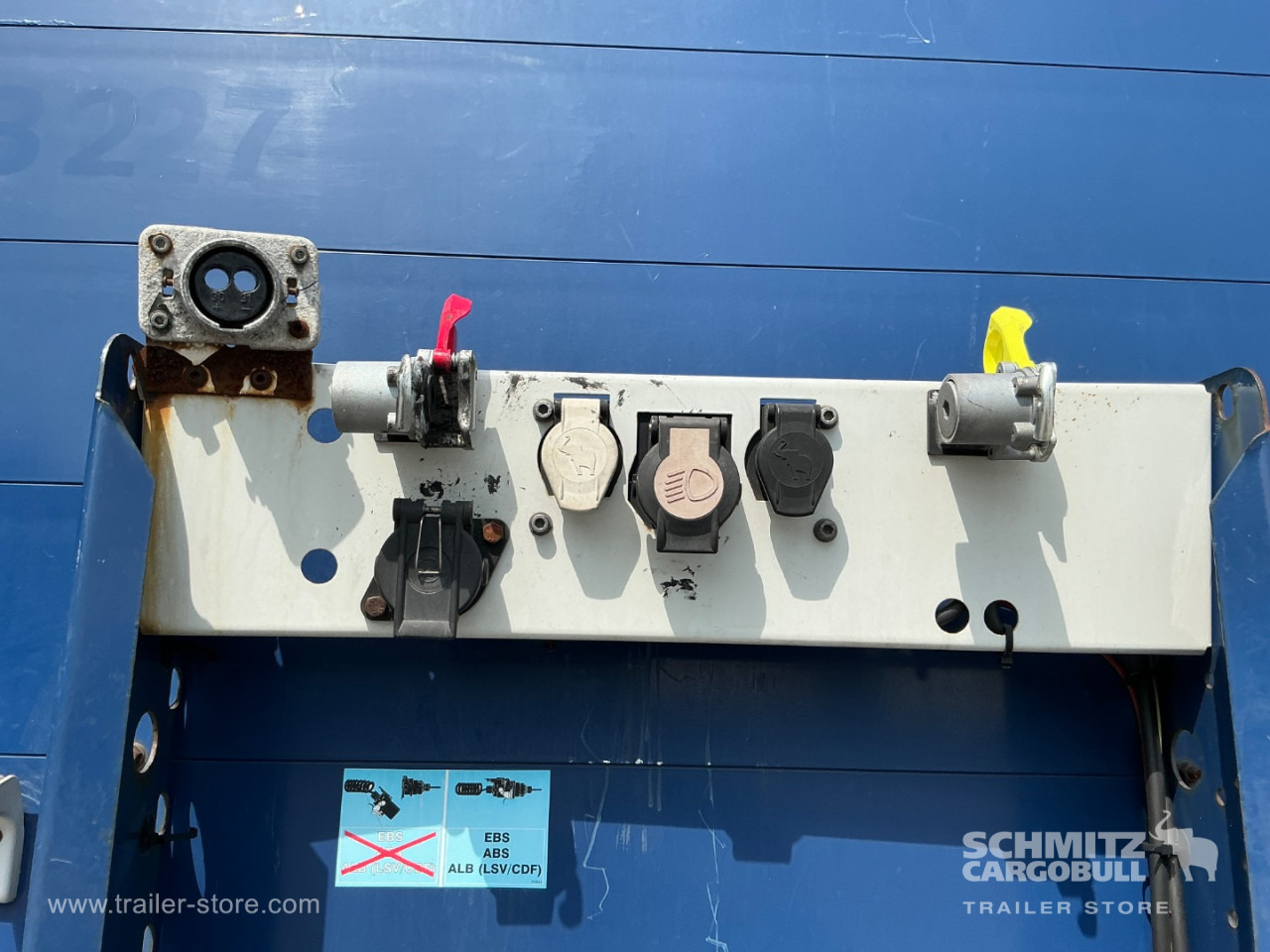SCHMITZ Curtainsider Standard - Gardintrailer: bilde 4 SCHMITZ Curtainsider Standard - Gardintrailer: bilde 4