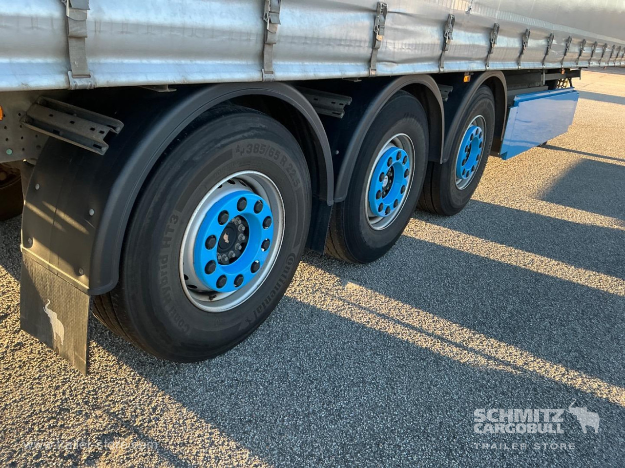 SCHMITZ Curtainsider Standard - Gardintrailer: bilde 2 SCHMITZ Curtainsider Standard - Gardintrailer: bilde 2