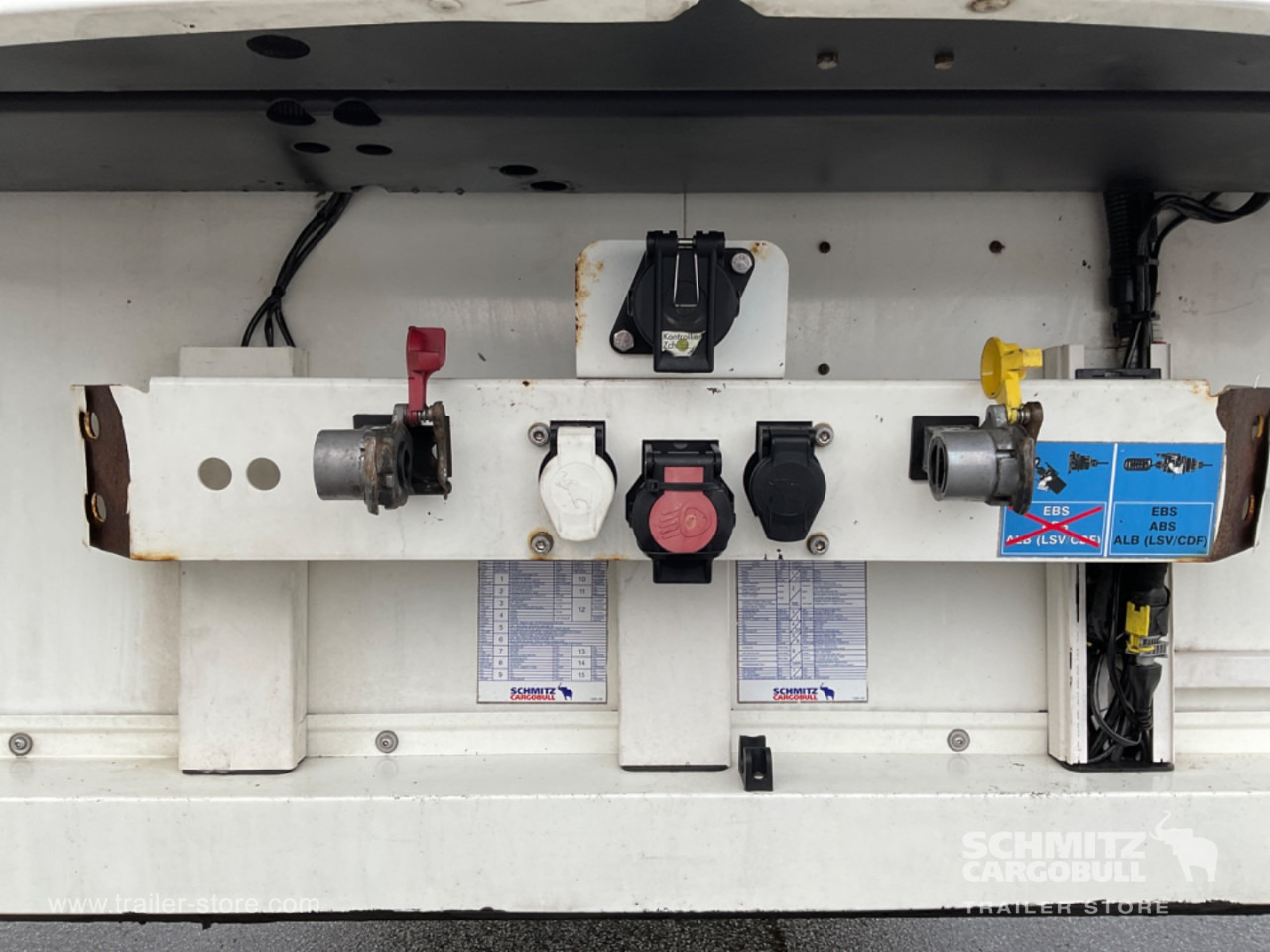 SCHMITZ Reefer Multitemp Double deck - Isotermisk semitrailer: bilde 4 SCHMITZ Reefer Multitemp Double deck - Isotermisk semitrailer: bilde 4