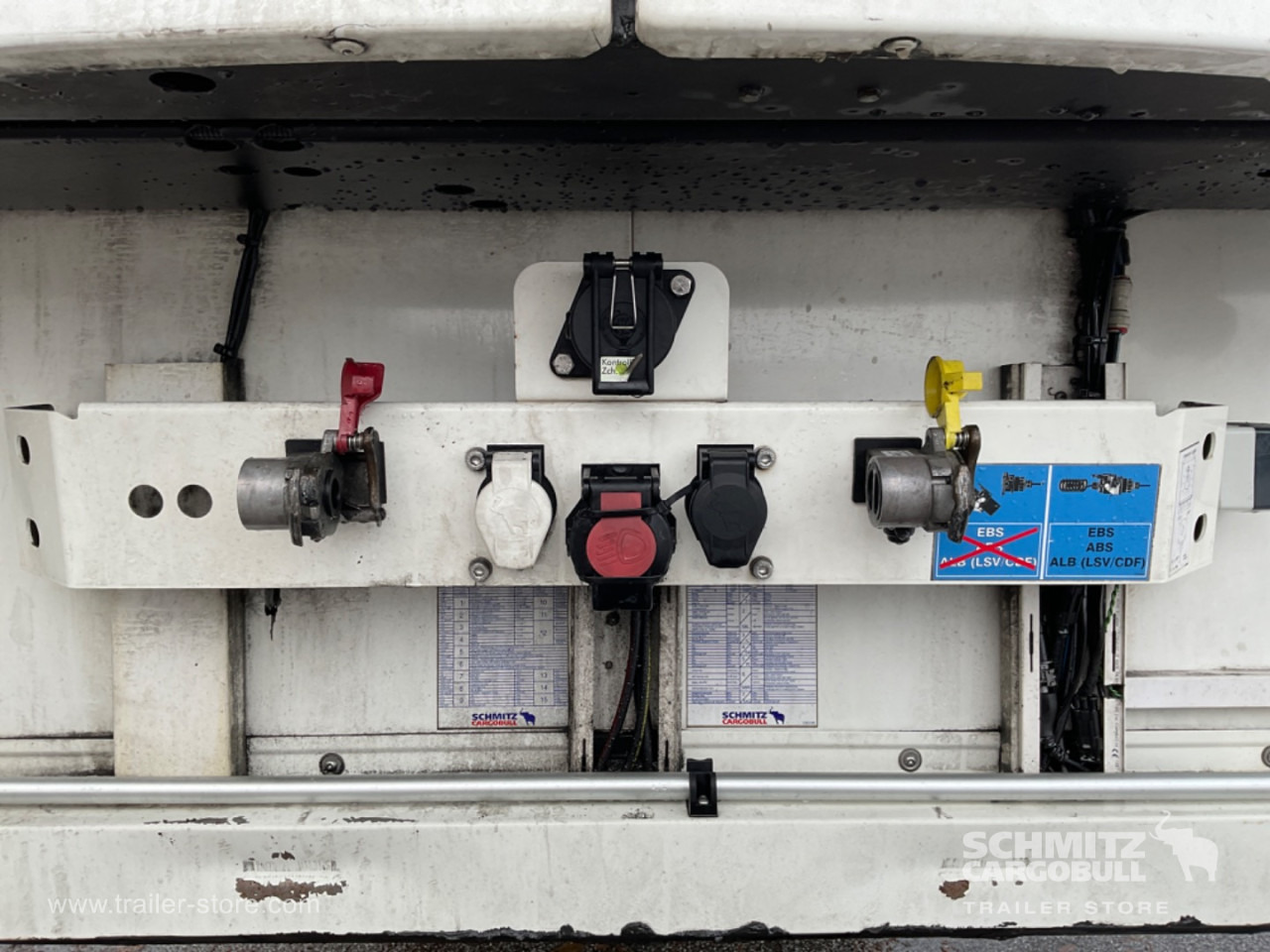 SCHMITZ Reefer Multitemp Double deck - Isotermisk semitrailer: bilde 4 SCHMITZ Reefer Multitemp Double deck - Isotermisk semitrailer: bilde 4