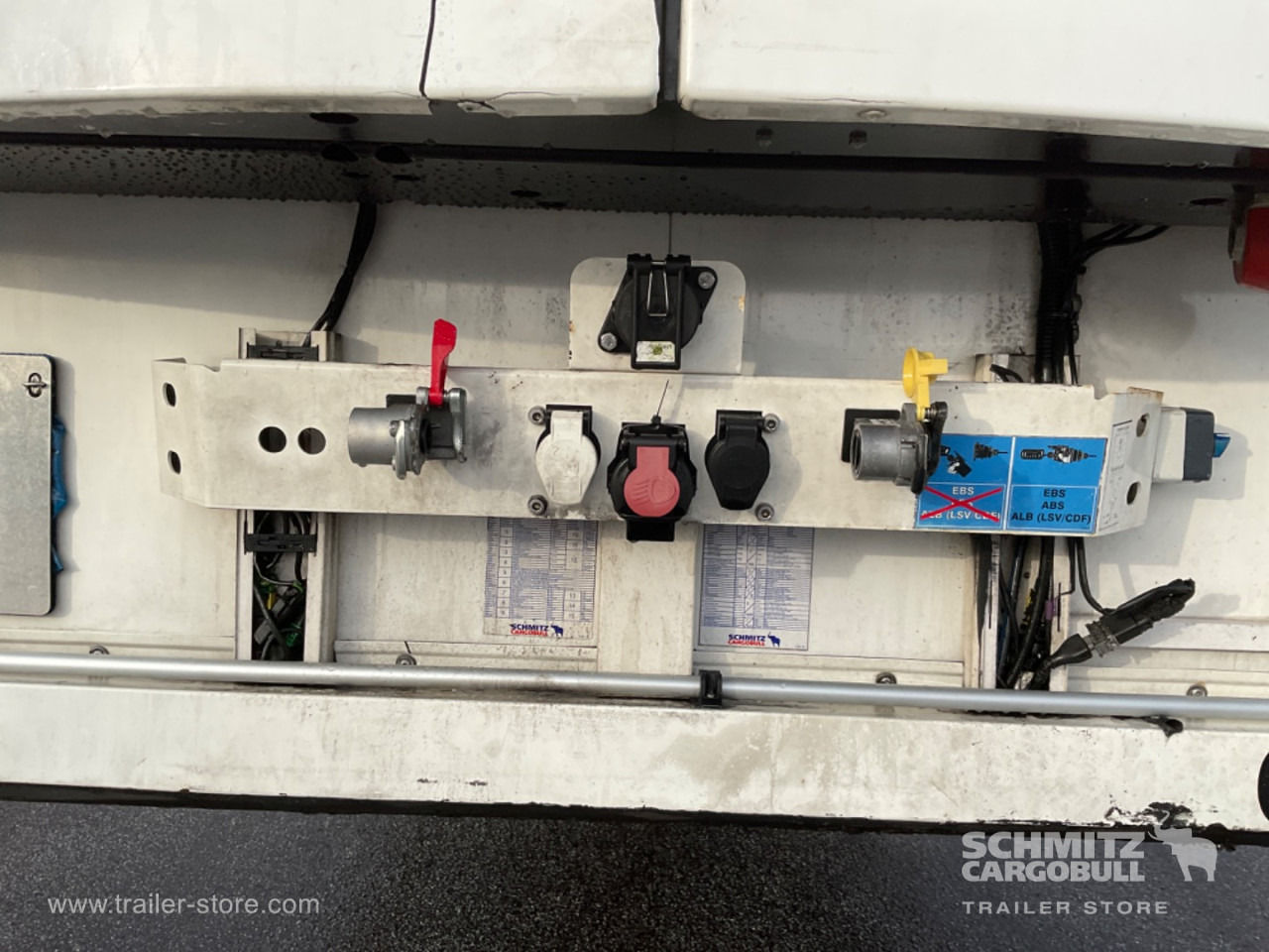 SCHMITZ Reefer Multitemp Double deck - Isotermisk semitrailer: bilde 4 SCHMITZ Reefer Multitemp Double deck - Isotermisk semitrailer: bilde 4