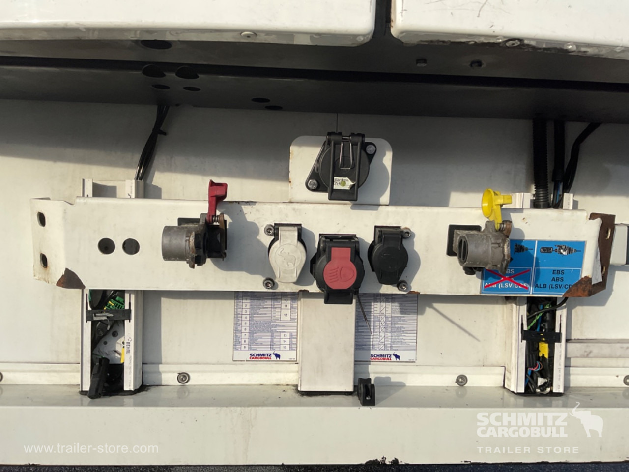 SCHMITZ Reefer Multitemp Double deck - Isotermisk semitrailer: bilde 4 SCHMITZ Reefer Multitemp Double deck - Isotermisk semitrailer: bilde 4