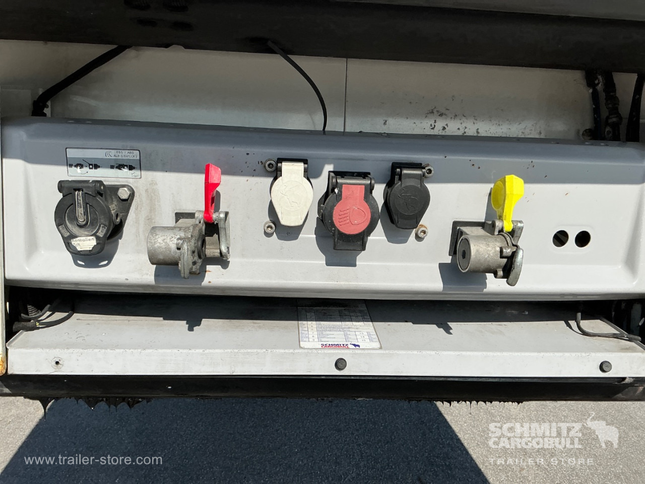 SCHMITZ Reefer Multitemp Double deck - Isotermisk semitrailer: bilde 4 SCHMITZ Reefer Multitemp Double deck - Isotermisk semitrailer: bilde 4