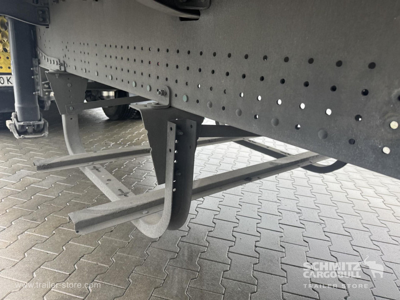 SCHMITZ Curtainsider Standard - Gardintrailer: bilde 2 SCHMITZ Curtainsider Standard - Gardintrailer: bilde 2