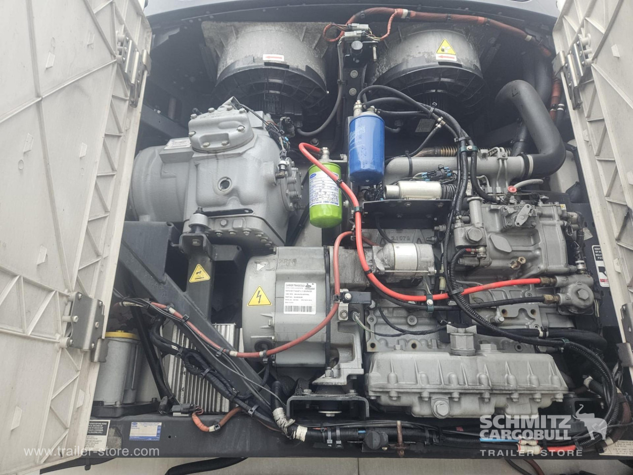 SCHMITZ Reefer Multitemp Taillift - Isotermisk semitrailer: bilde 2 SCHMITZ Reefer Multitemp Taillift - Isotermisk semitrailer: bilde 2