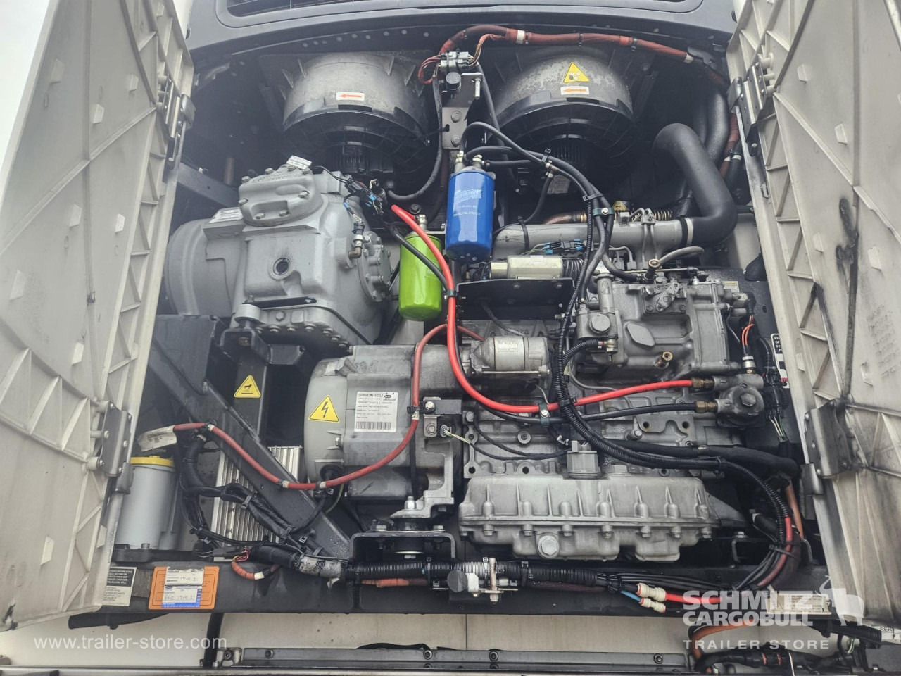 SCHMITZ Reefer Multitemp Taillift - Isotermisk semitrailer: bilde 2 SCHMITZ Reefer Multitemp Taillift - Isotermisk semitrailer: bilde 2